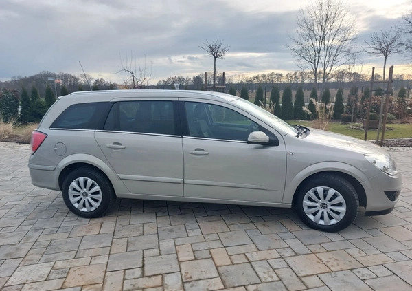 Opel Astra cena 13999 przebieg: 186000, rok produkcji 2007 z Kolbuszowa małe 781
